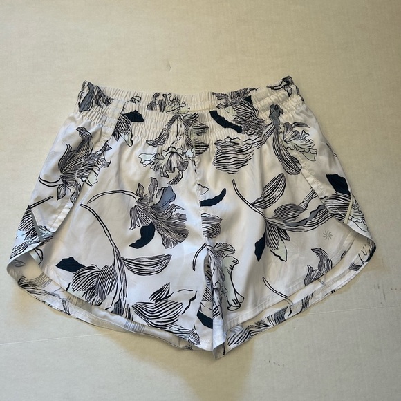 Athleta floral print athletic run shorts Sz-S. C1 - Picture 5 of 10
